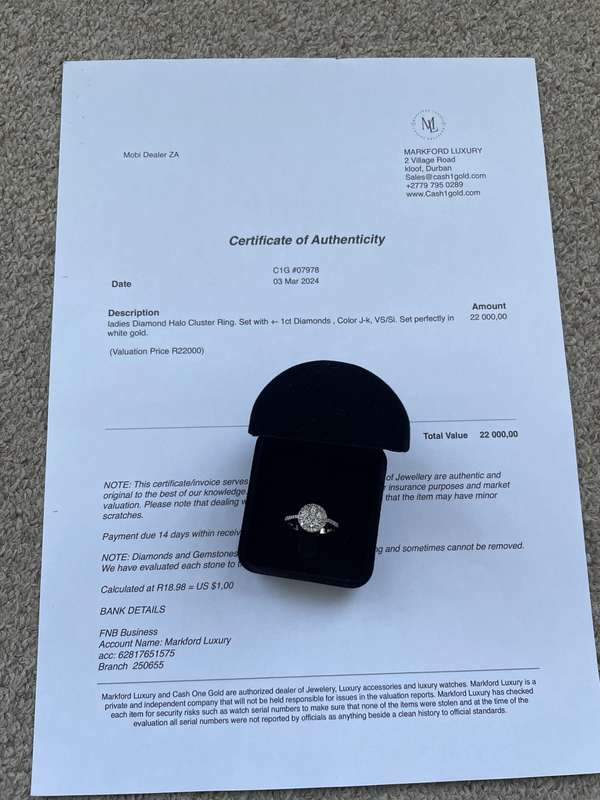 ladies NWJ Diamond Ring. Set with +- 1ct Diamonds, Set in 9ct white gold. With Certificate