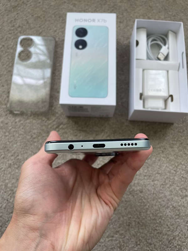 Honor X7B 256gb 12gb ram Immaculate condition with box and charger