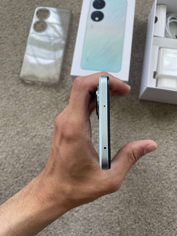 Honor X7B 256gb 12gb ram Immaculate condition with box and charger