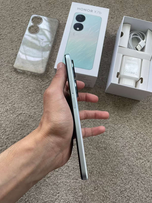 Honor X7B 256gb 12gb ram Immaculate condition with box and charger