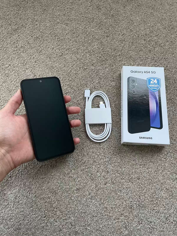 Samsung A54 5G 256gb 8gb ram Dual Sim Excellent condition with box and cable