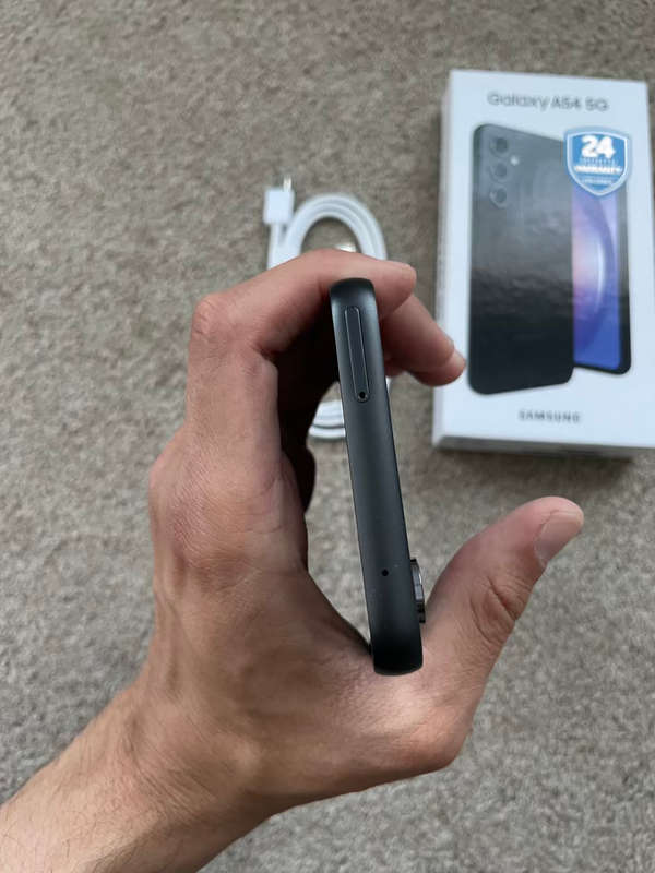 Samsung A54 5G 256gb 8gb ram Dual Sim Excellent condition with box and cable
