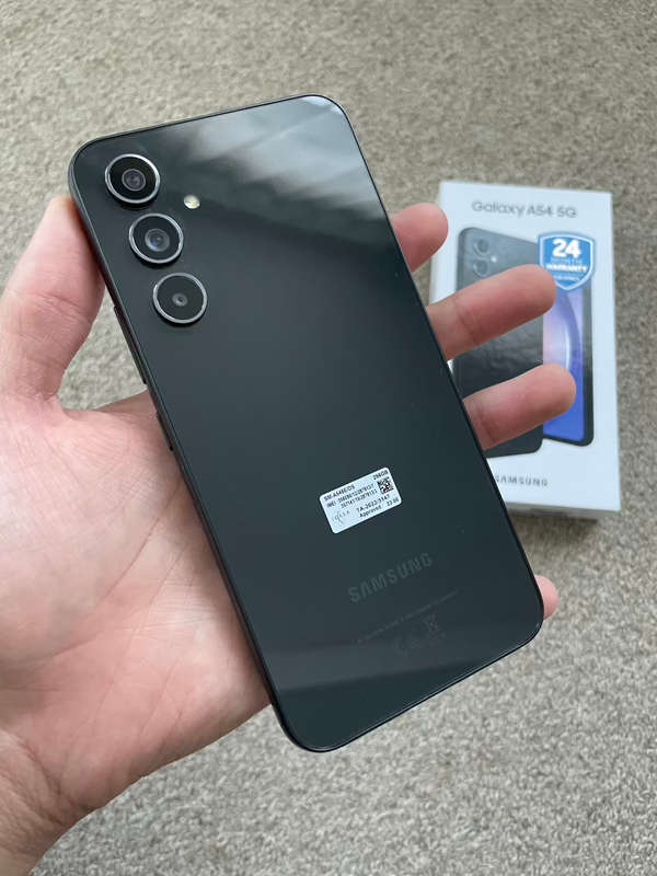 Samsung A54 5G 256gb 8gb ram Dual Sim Excellent condition with box and cable