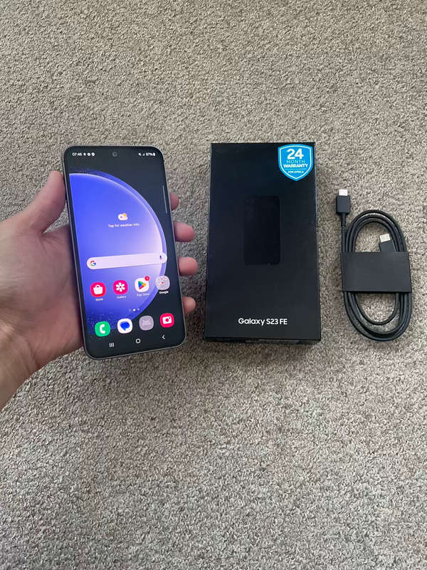 Samsung S23 FE 5G 256gb 8gb ram IMMACULATE CONDITION LIKE NEW, with box and cable