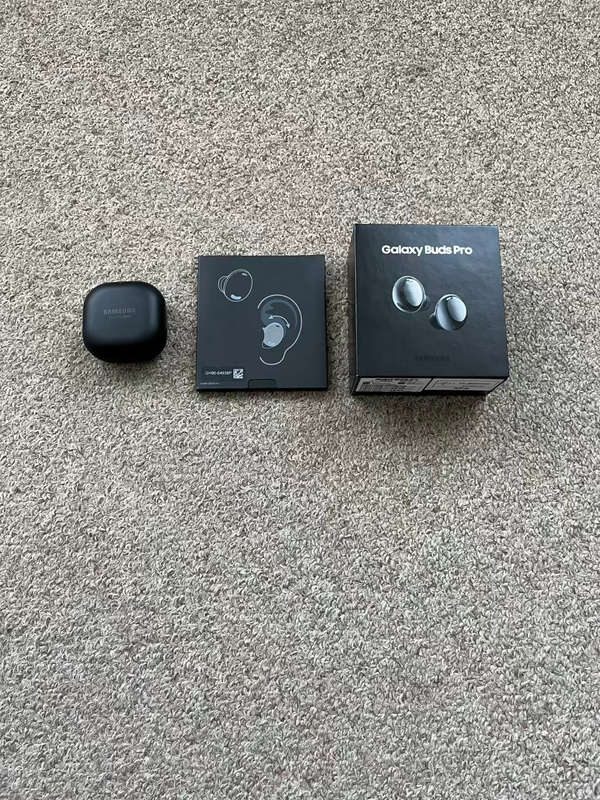 ORIGINAL Samsung Buds Pro with box Excellent condition- Black