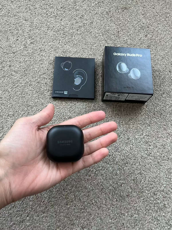 ORIGINAL Samsung Buds Pro with box Excellent condition- Black