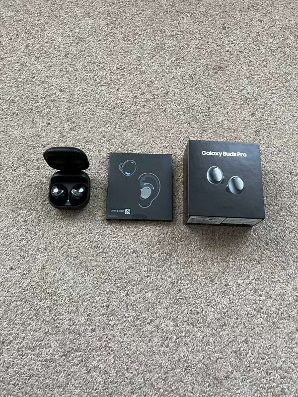 ORIGINAL Samsung Buds Pro with box Excellent condition- Black