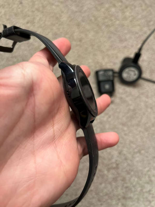 Samsung Galaxy Watch SM-R810 42mm with charger