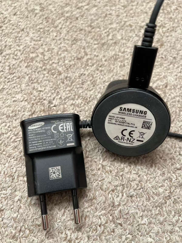 Samsung Galaxy Watch SM-R810 42mm with charger