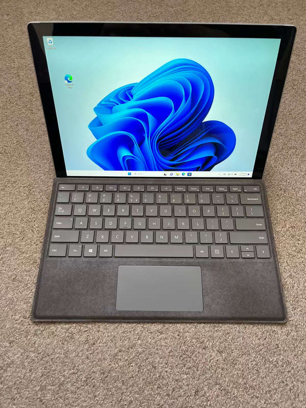 Microsoft Surface Pro 7 12.3" i5 10th gen 8GB Ram 128GB SSD, Touch screen - platinum