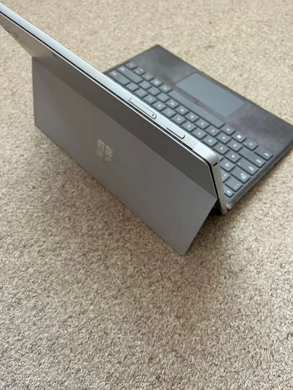 Microsoft Surface Pro 7 12.3" i5 10th gen 8GB Ram 128GB SSD, Touch screen - platinum