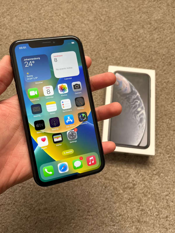 iPhone XR 64GB Good condition with box
