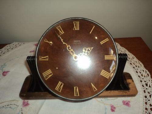 Early 30s aRT dECO Smith's Bakelite / Wood Mantel Clock