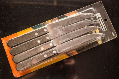 STEAK KNIFES