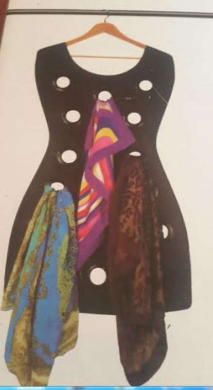THE BLACK DRESS HANGING SCARF ORGANIZER
