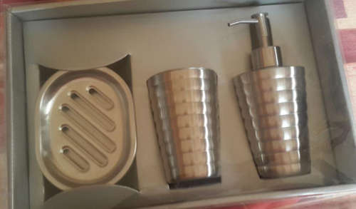 BEAUTIFULL BATHROOM SET