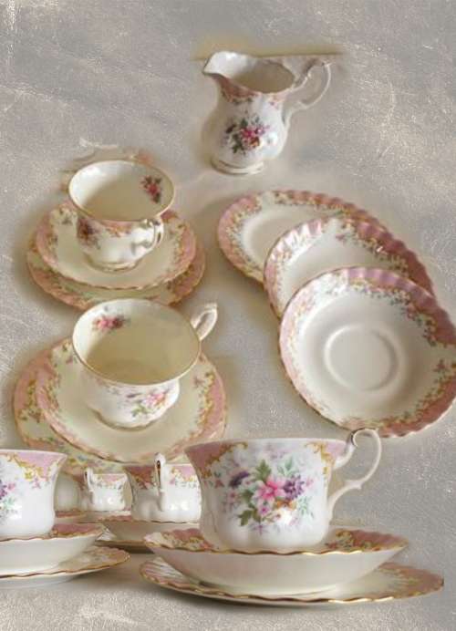 34 pc Royal Albert Serenity Bone China Set England 1980