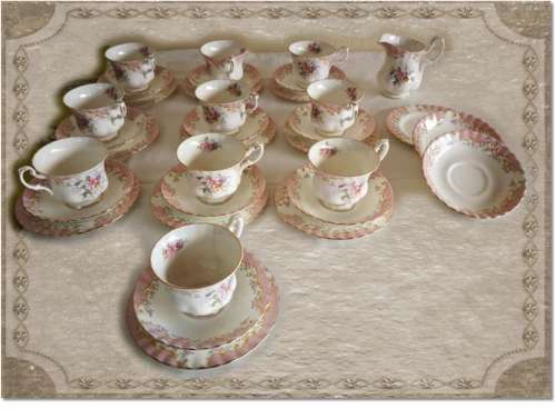 34 pc Royal Albert Serenity Bone China Set England 1980
