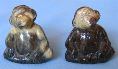 Lot of 2 Wade England , 2 Chimpazee