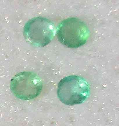 Emerald 4 pieces 1.65mm round T. W 0.09 ct price / piece