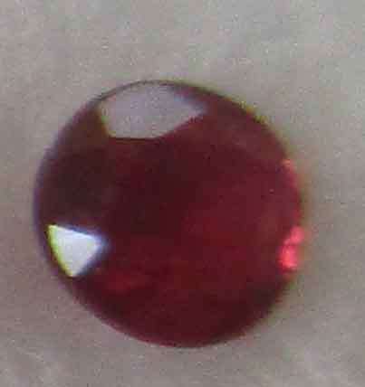 Ruby  Round cut , 0.04  ct.