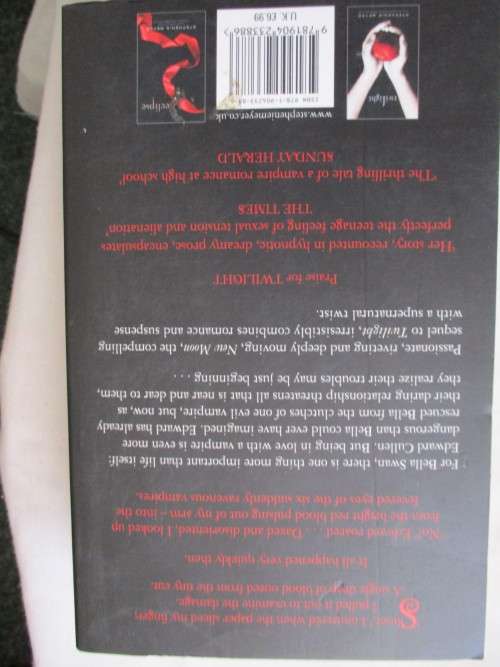 New Moon by Meyer, Stephenie
