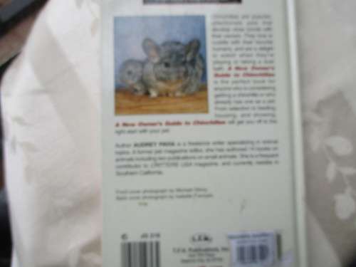 CHINCHILLAS A New  Wwner's Guide to Chinchillas By Audrey Pavia