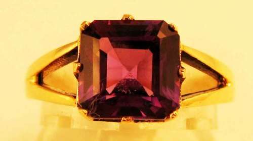 Solid 9 ct Yellow Gold and Genuine Amethyst Ring