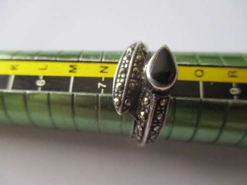 Beautiful-   925 Sterling Silver Marcsite and Black Onyx Ring