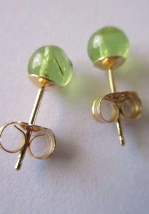 14 ct Yellow Gold and Peridot Studs/ Earrings