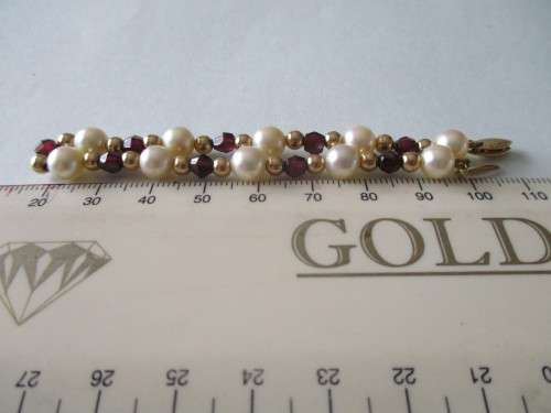 14 K Yellow Gold Clasp & Beads Bracelet with Faceted garnets and Cultured Pearls