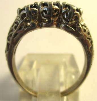 Beautiful 9ct Gold and genuine Blue Sapphire Ring