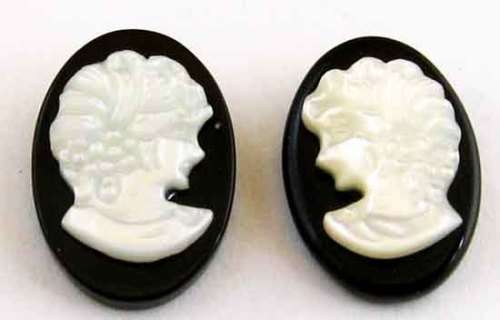 1 lot 2 Pieces  14.00x 10.00 Oval cut Lovely Shell Cameos on Black Onyx 8.34 cts Price for both
