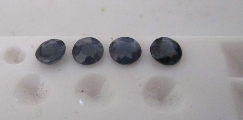 4 pieces Genuine Round cut Blue sapphires T. W. 1.44ct