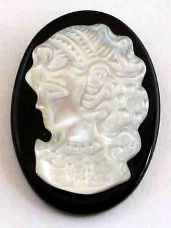 6.90ct. Beautiful Cameo on Black Onyx Oval cut 18.00 x 13.00 mm