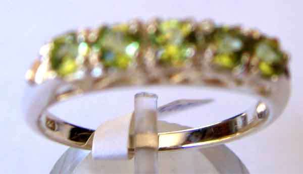CUTE - GENUINE PERDOTs IN STERLING SILVER - Ring