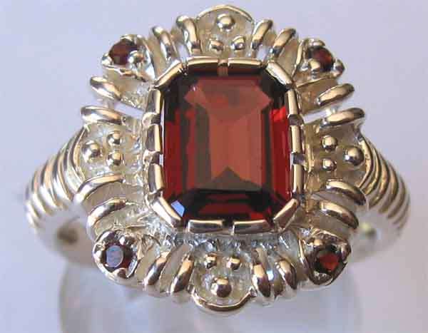 925 Sterling Silver and Garnets Ring