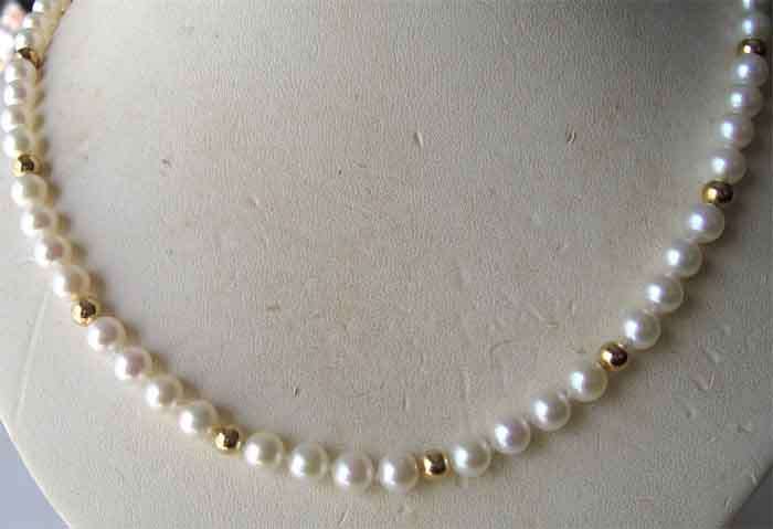 Elegant - Genuine 14 ct, Gold   and  Cultured Pearls Necklace