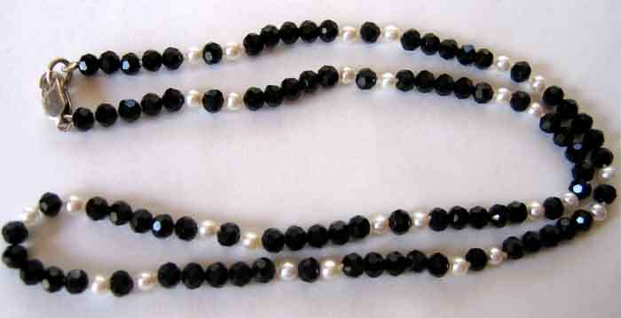 Beautiful  Black Onyx  -  Rd. faceted cut beads and Cultured pearls Necklace Sil clasp