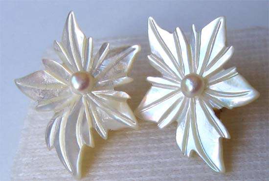 14ct Solid  yellow Gold ,  Culture Pearl and Mother of Pearls  Earrings