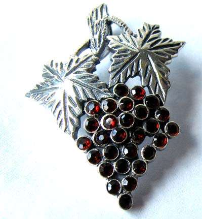 Impressive 925 Sterling Silver & Genuine Garnets Pendant