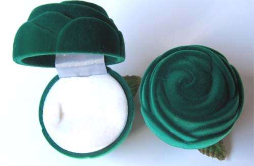 Lovely  Rose- Velvet box for ring