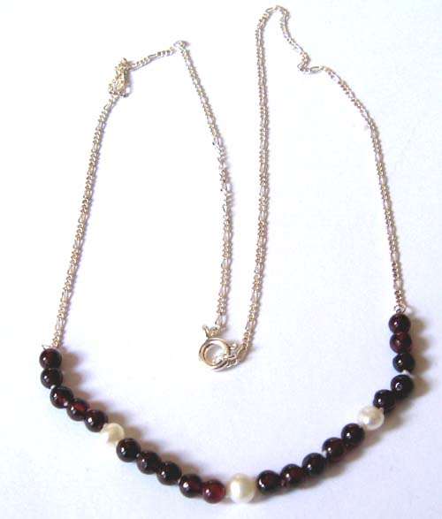 Sterling Silver Genuine  Garnetes & Pearls Neckchain