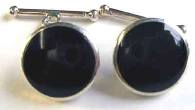 ELEGANT, A PAIR OF STERLING SILVER AND BLACK ONYX CUFFLINKS.