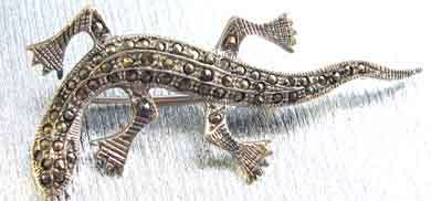 LOVELY, STERLING SILVER, MARCASITE '' LIZARD '' BROOCH.