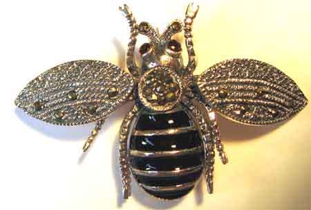 Gorgeous articulated Silver bee Brooch.