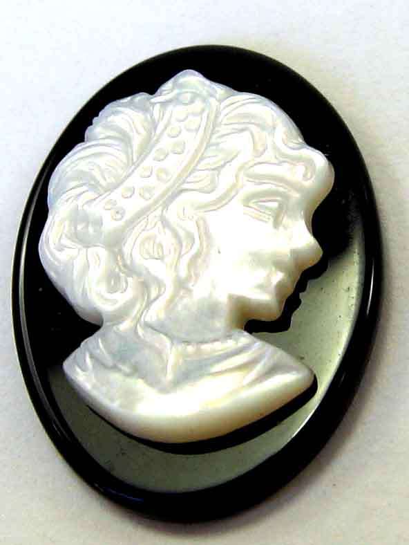 20.00 x 15.00 mm Oval Shell Cameo on Black Onyx , T.W. 9.13ct.