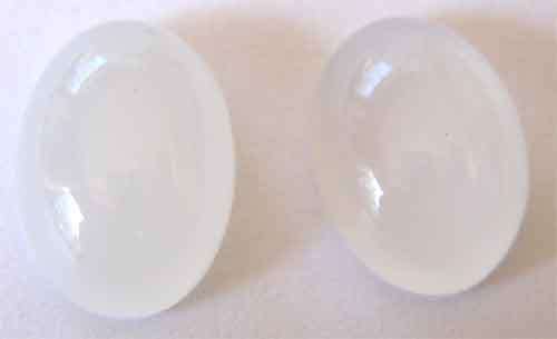 1 lot , 2 Pieces of 11.00 x 9.00 mm Oval Moonstones, T. W. 9.22 ct.