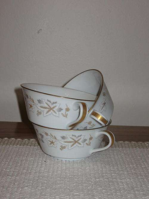 3 Noritake soup bowls - Estrellita 6686 : This range is no longer available!! Over 40 years old!