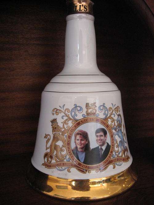 BELL'S WHISKEY  WADE DECANTER COMMEMORATING THE ROYAL WEDDING OF PRINCE ANDREW & SARAH FERGUSON